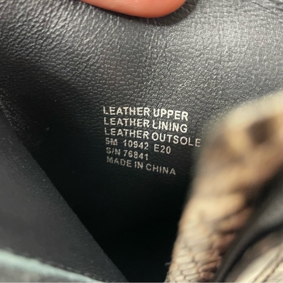 Tory Burch Brooke Bootie in Stamped Snake Print Size 5 374 - Picture 5 of 9